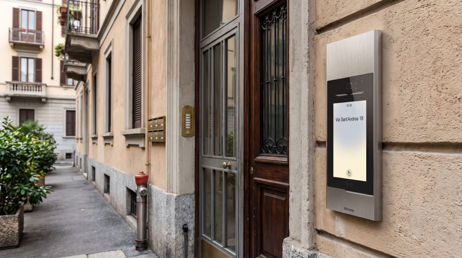 Case study: Sostituzione Citofono in Villa — Corbetta